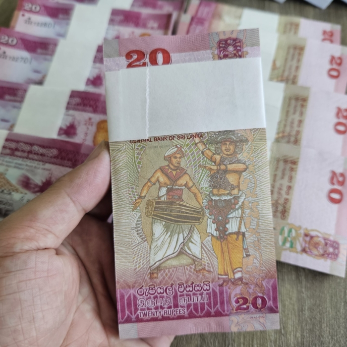 Xấp 100 tờ tiền Sri Lanka (châu Á)